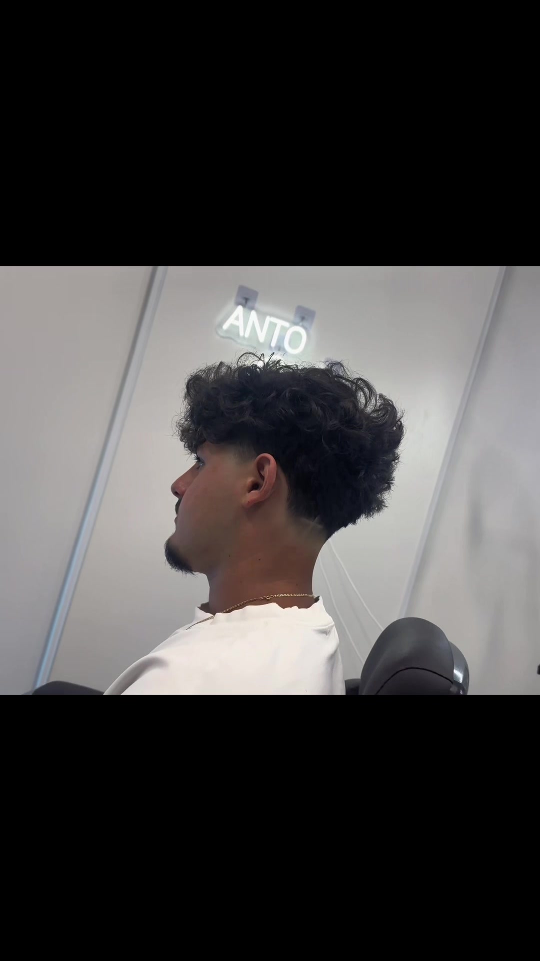 @Sydney Barber • Anto Cuts ๐