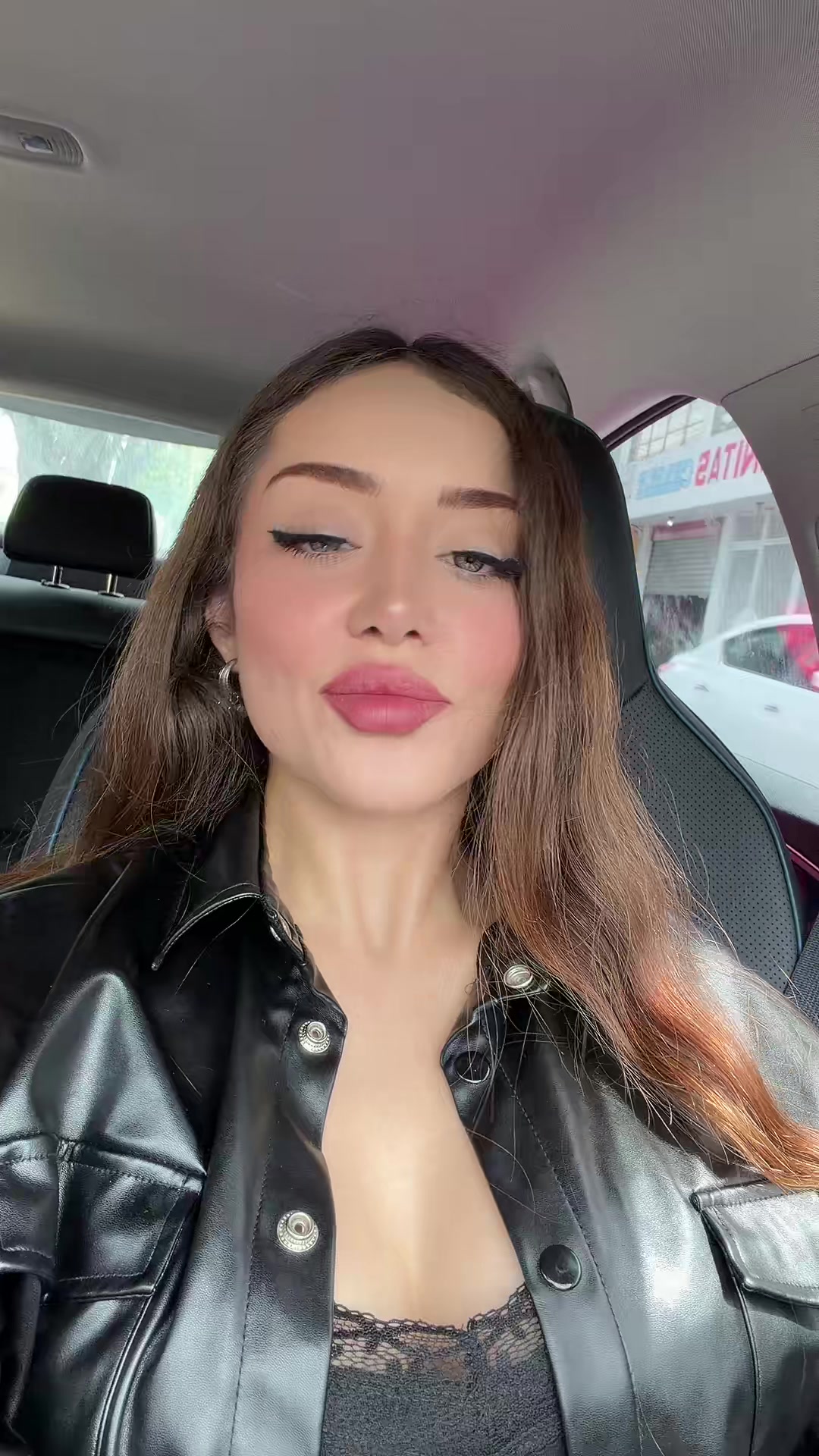 @Annajayli