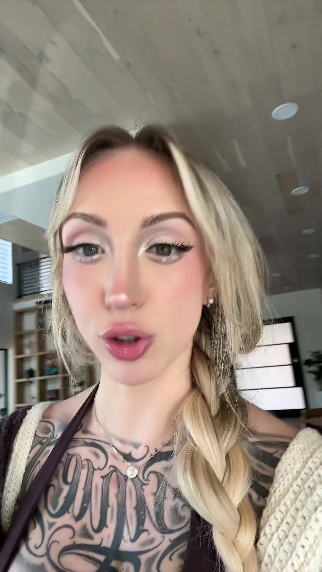 @justpeechi