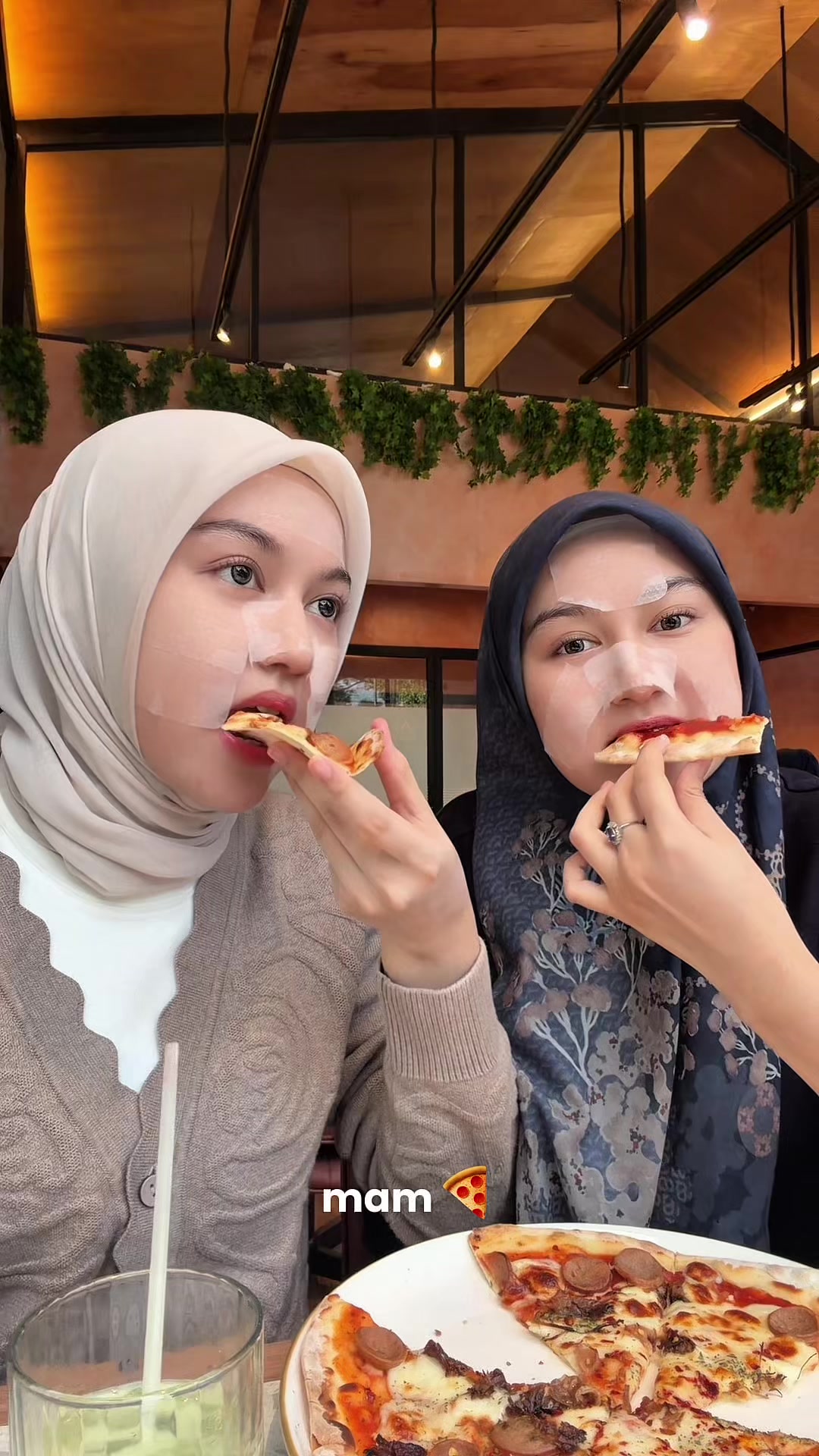 @Thefiraqatwins