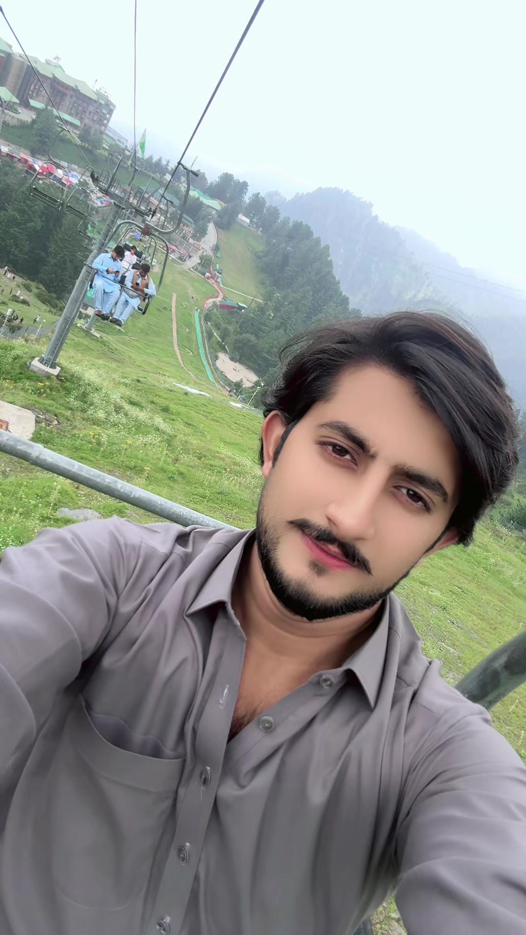 @Ejlal Bark&icirc;