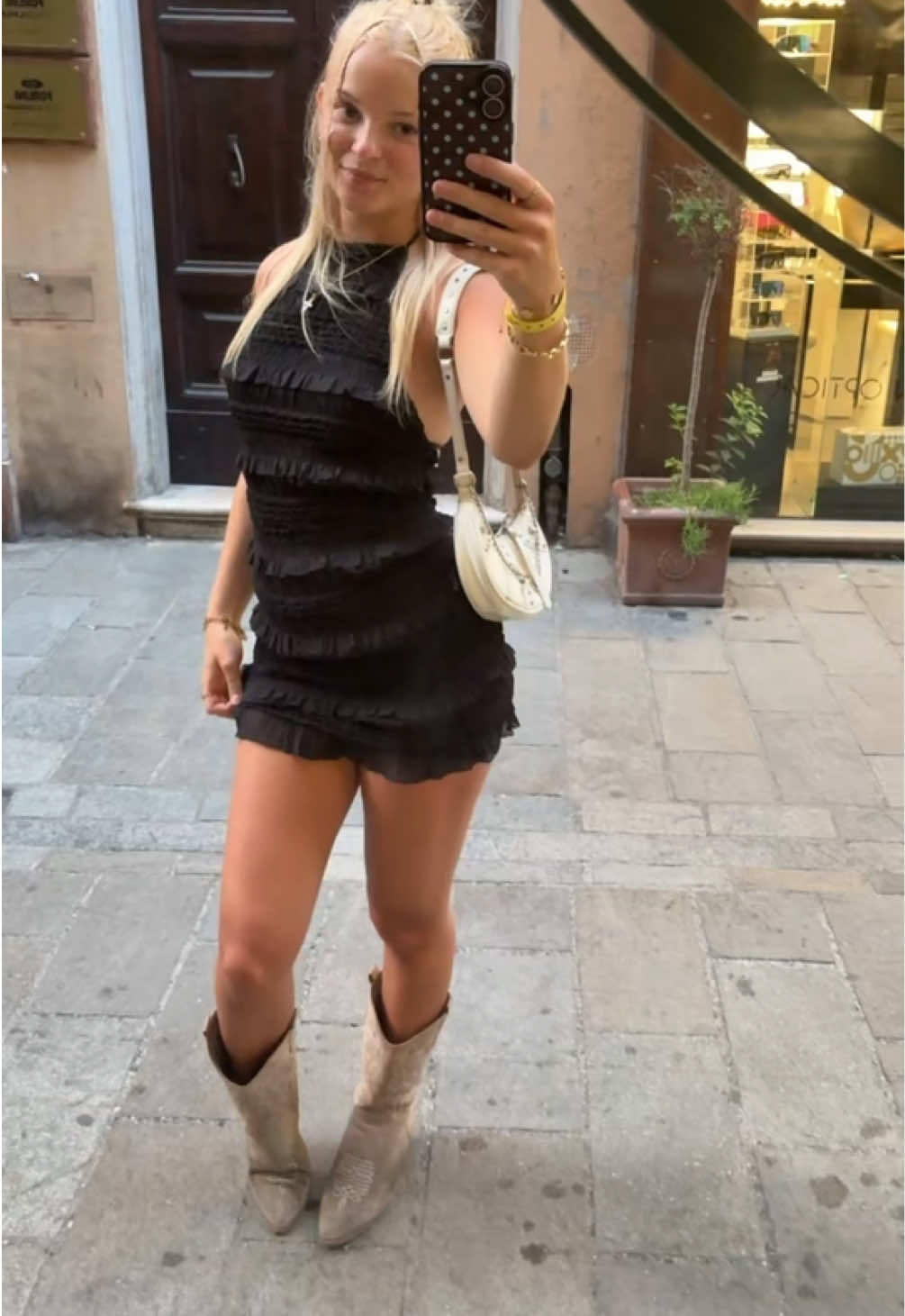 @👸🏼