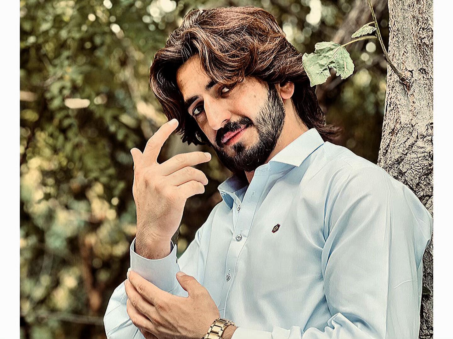 @🦋 𝓱𝔸𝓵𝒶𝐊 بدرنگ 😋