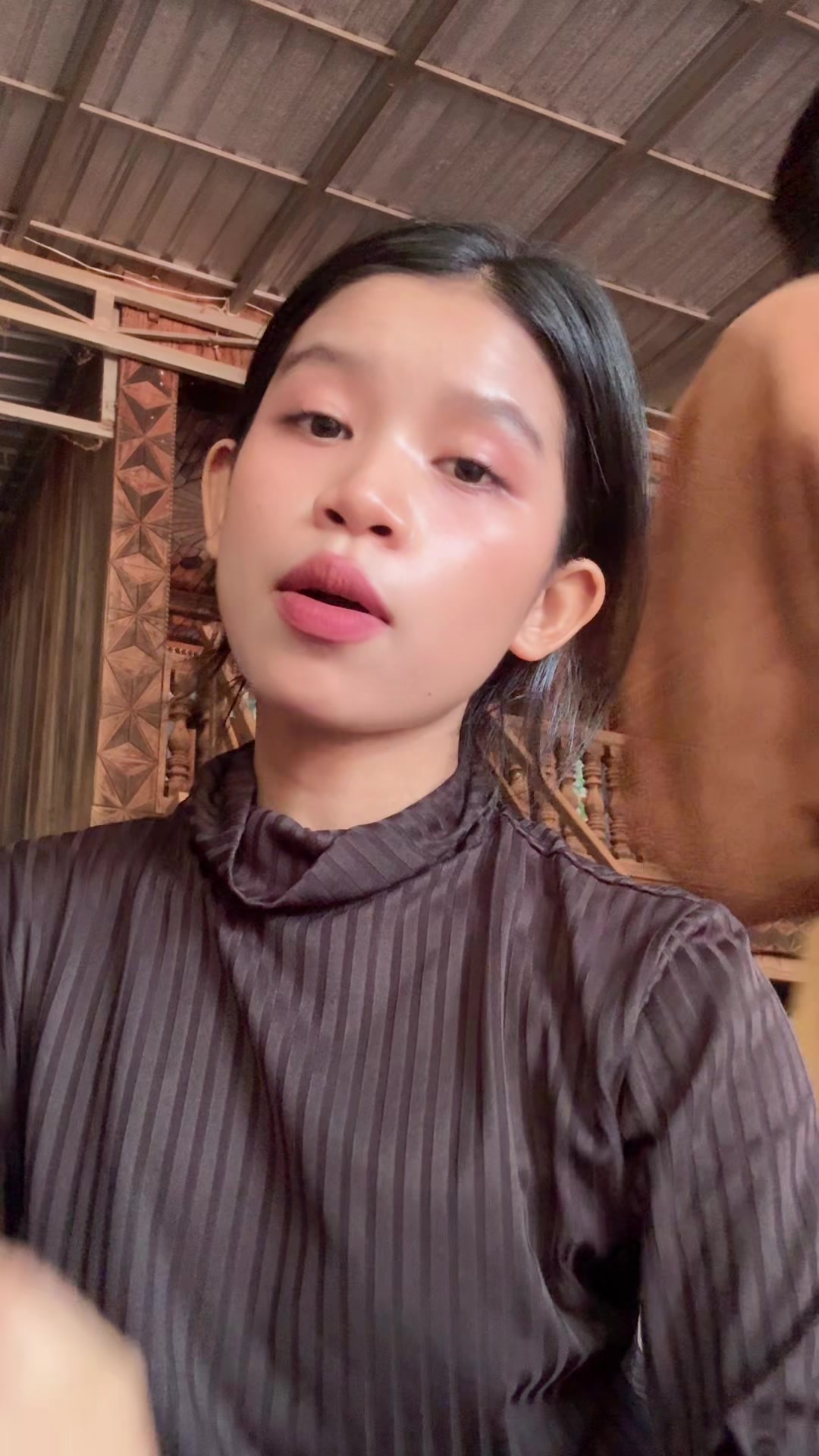 @យាយមាត់ធំ
