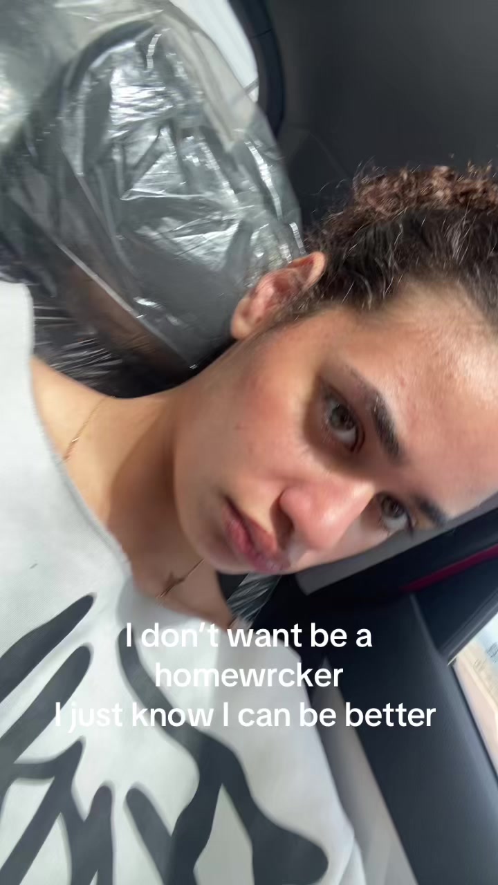 @Julie 🪽✨