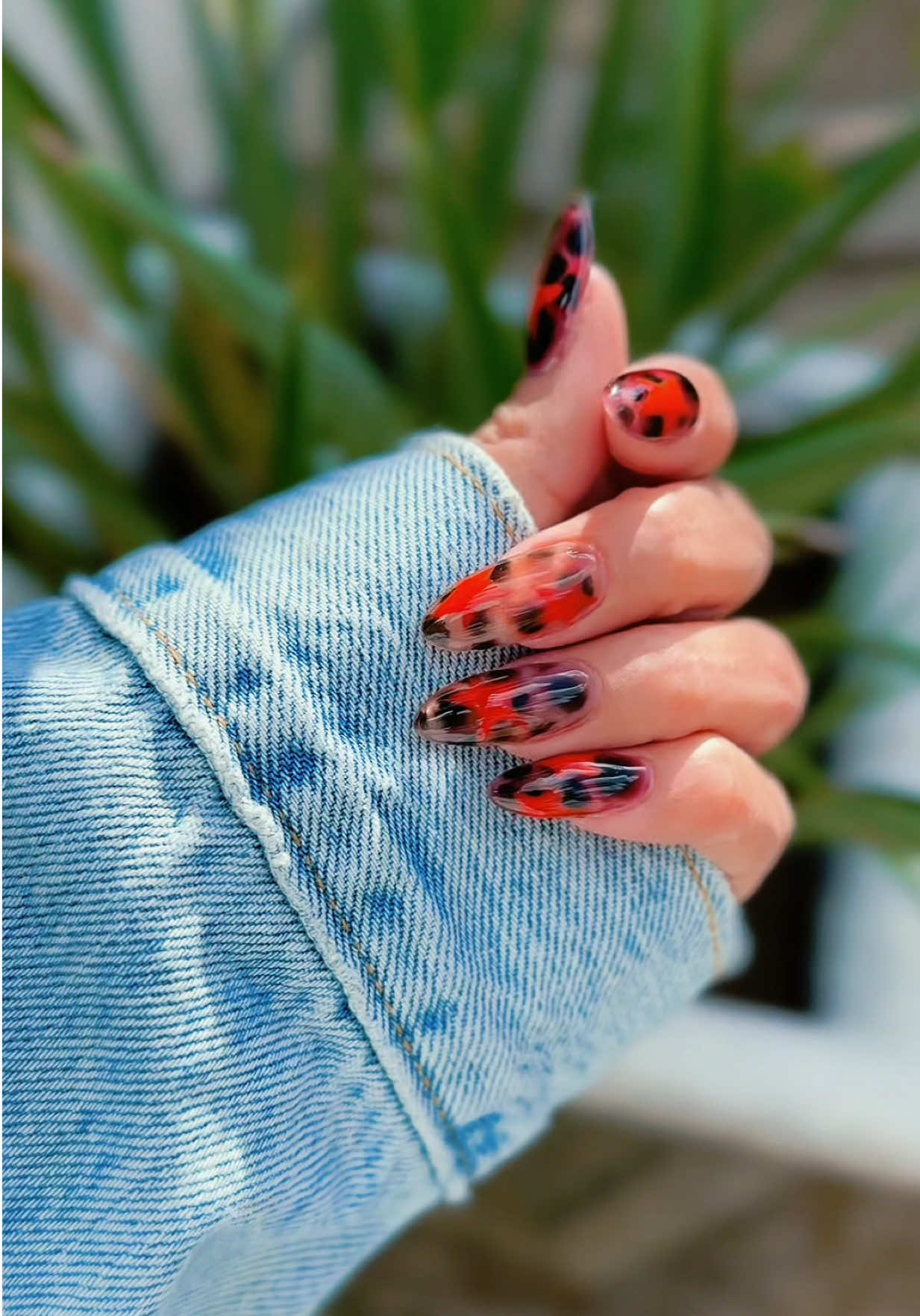 @Mel | Russian Manicurist