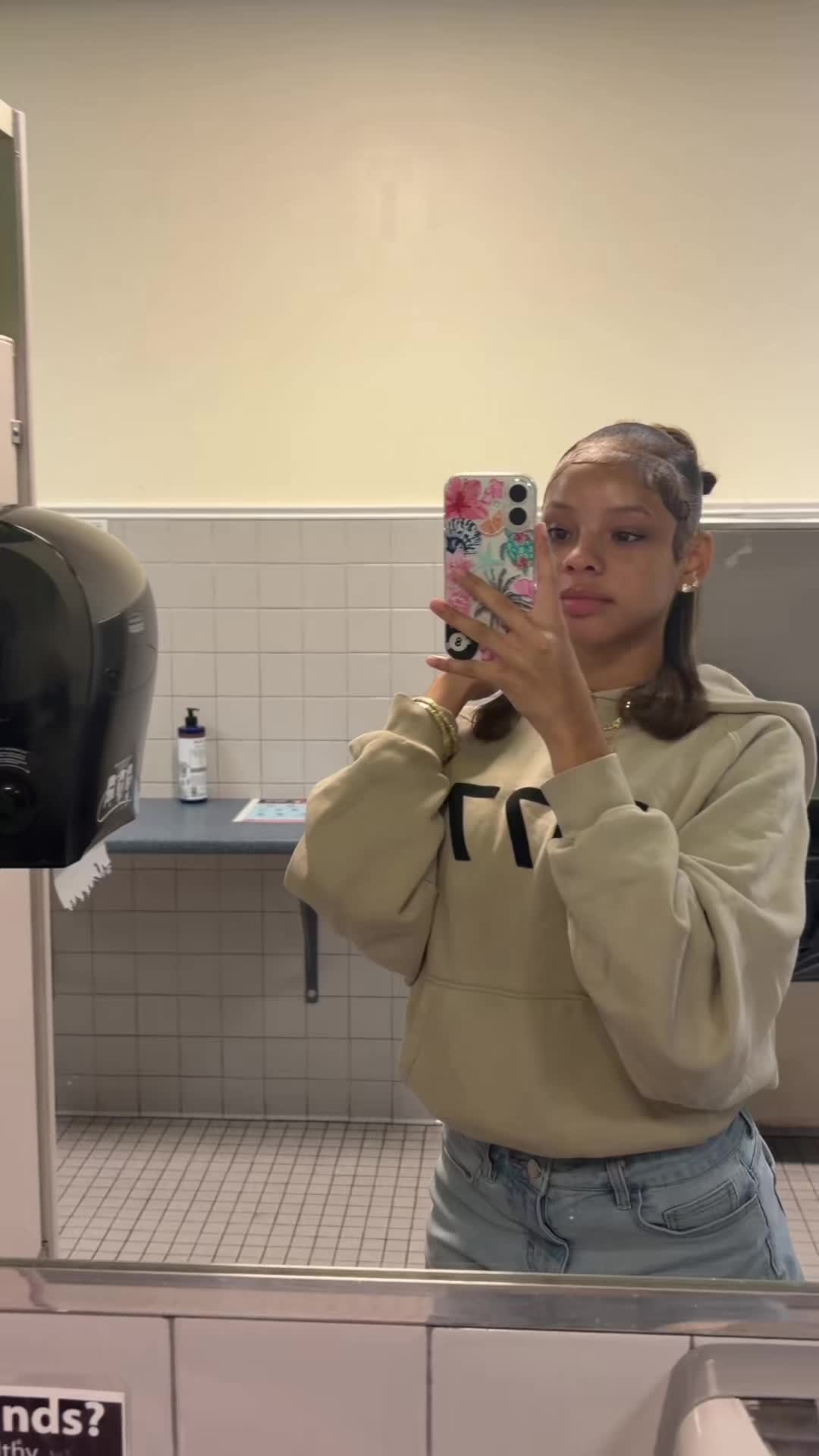 @thecutestcutieintheroom💟