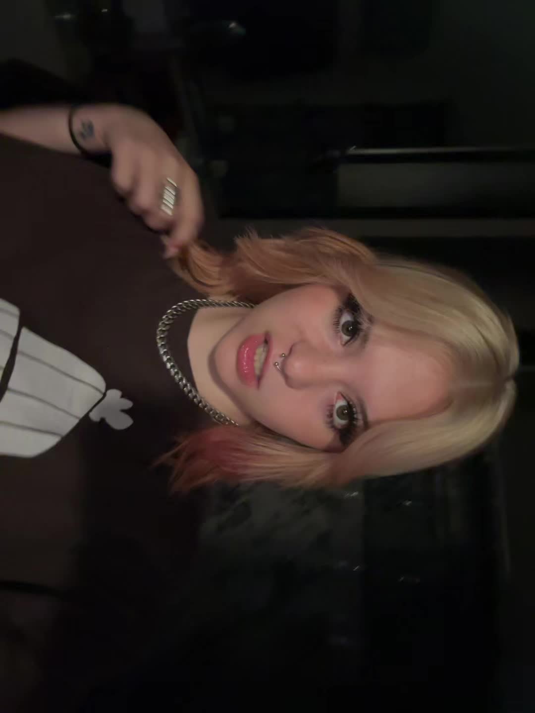 @:3