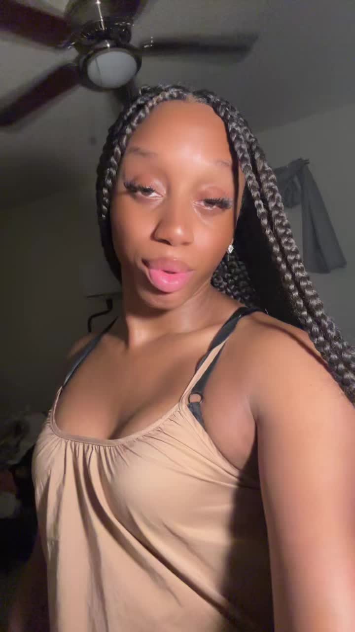 @Officialkhrissy