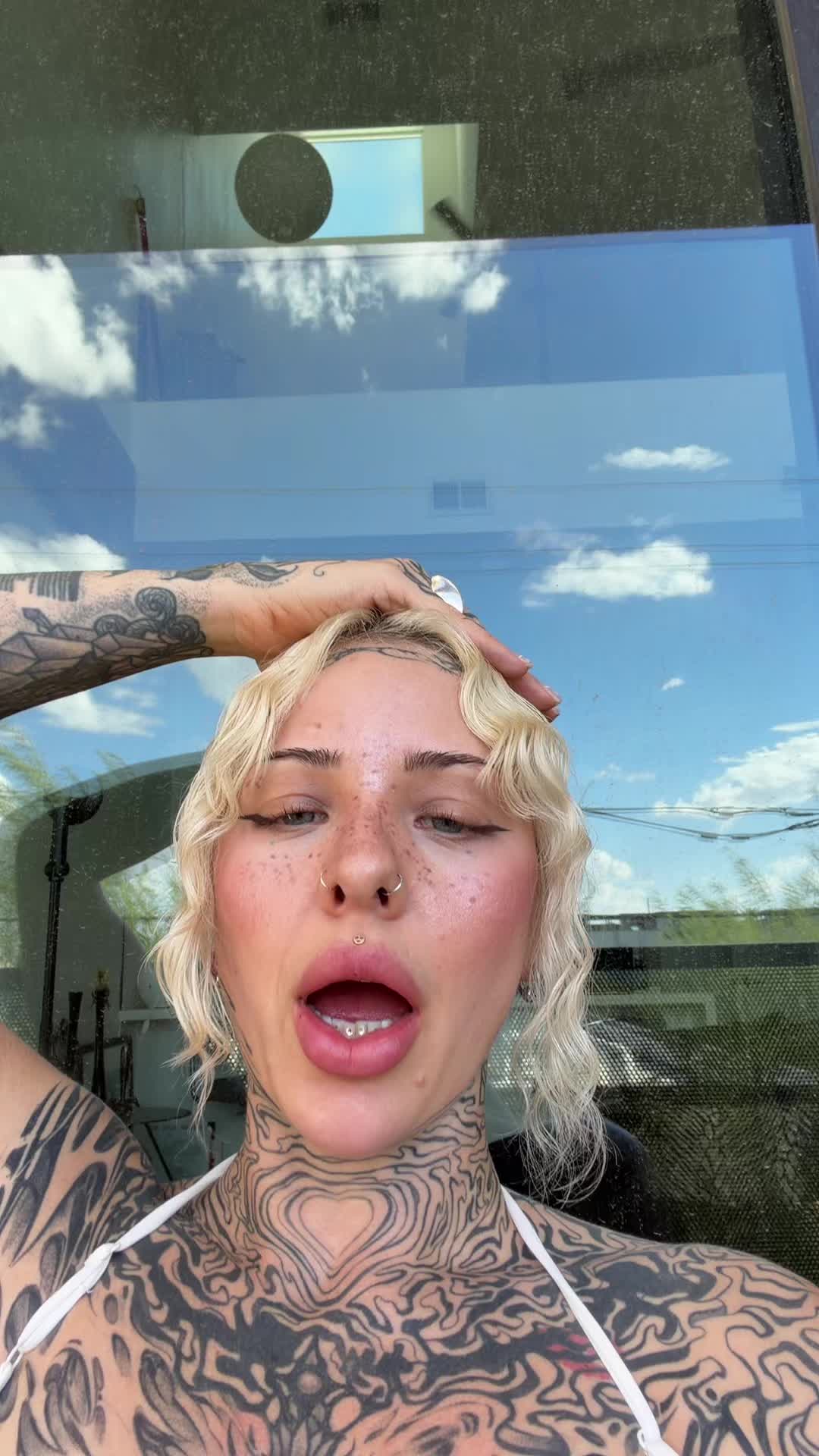 @tinfoilhotgirl
