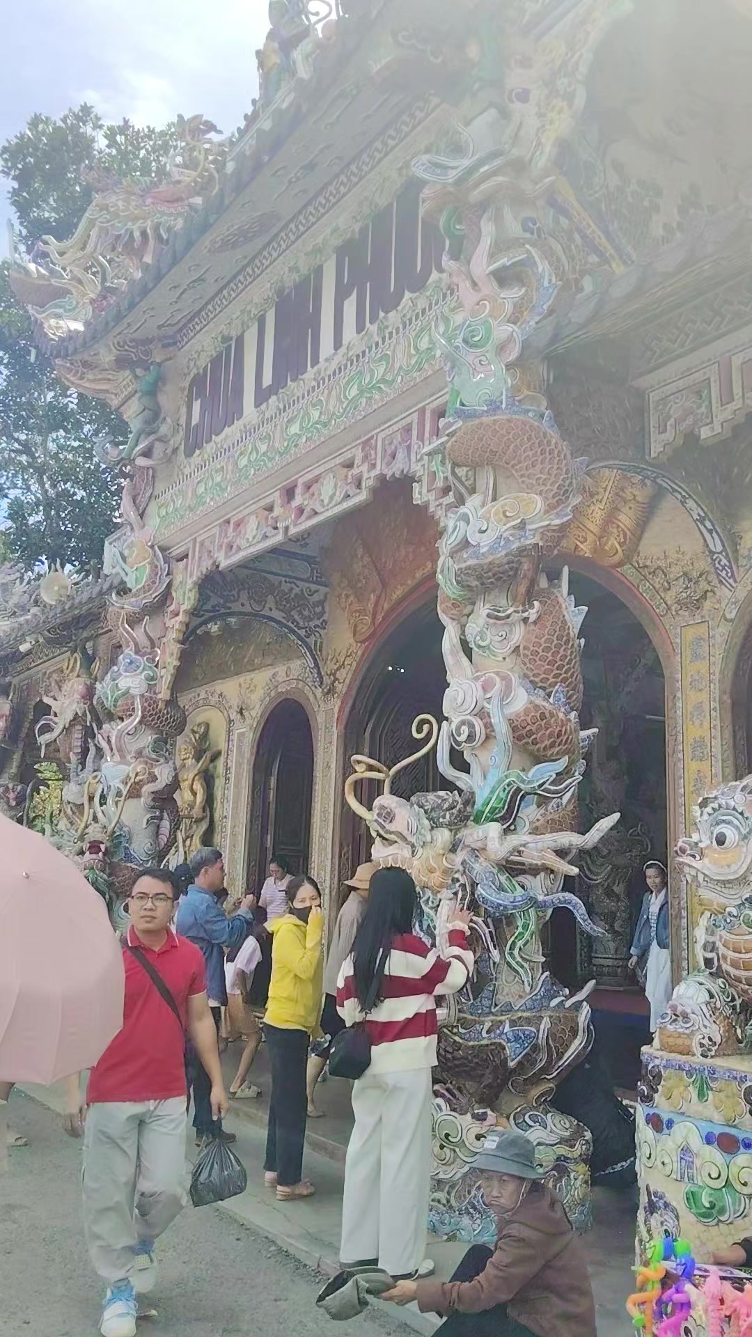 @Ho&agrave;ng Quy&ecirc;n