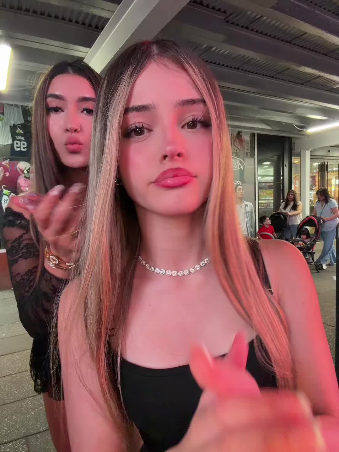 @Lalidollx