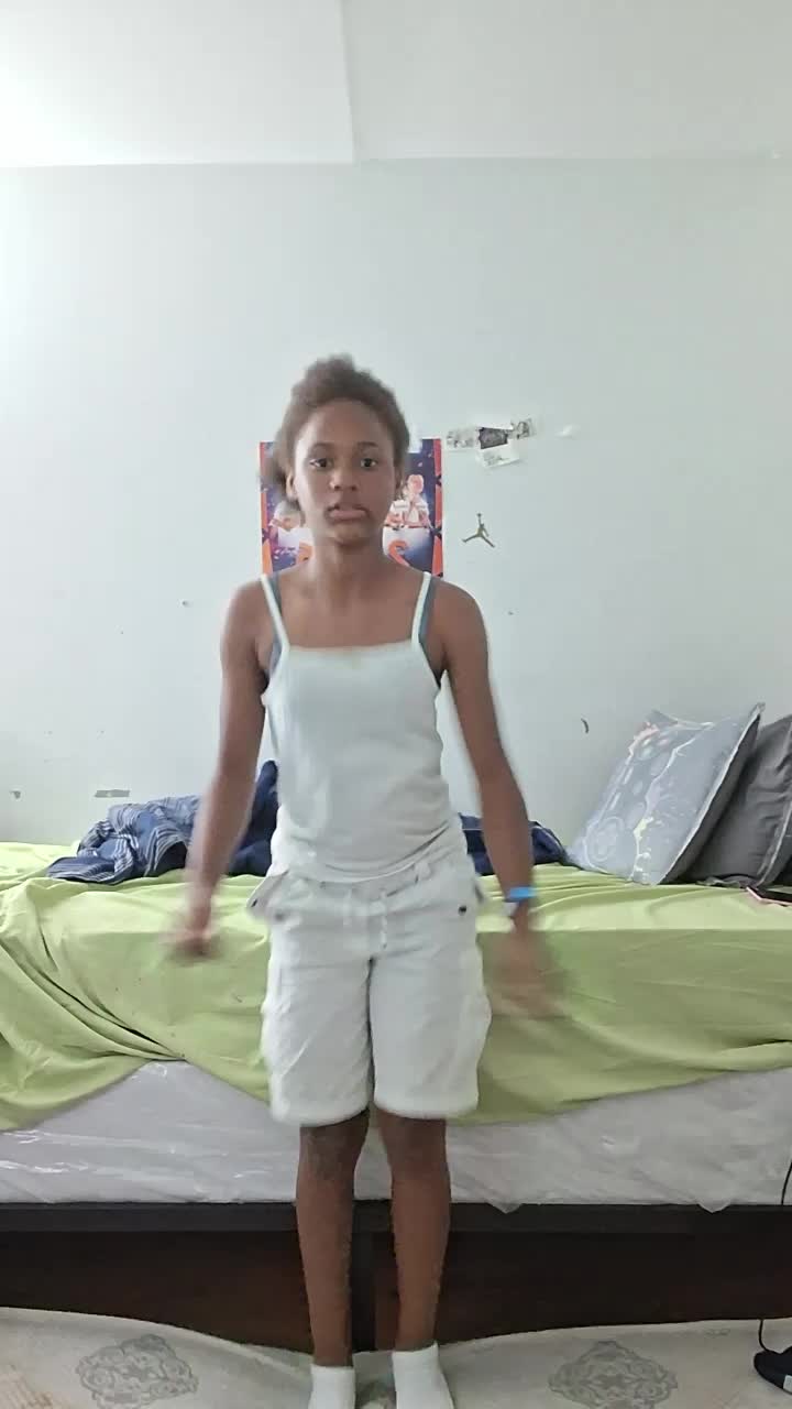 @THEEONLYRAYNEE