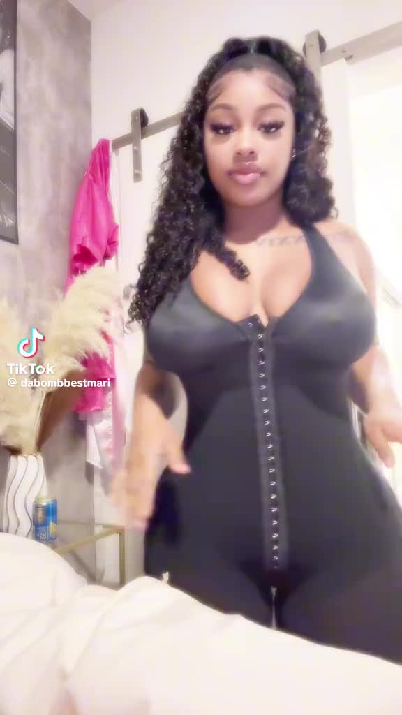 @Dabombbest. Mari 🌹