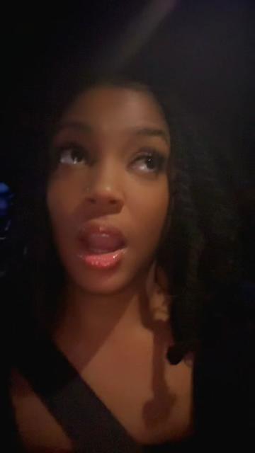 @Chenelle Brady 🇻🇮🇻🇮