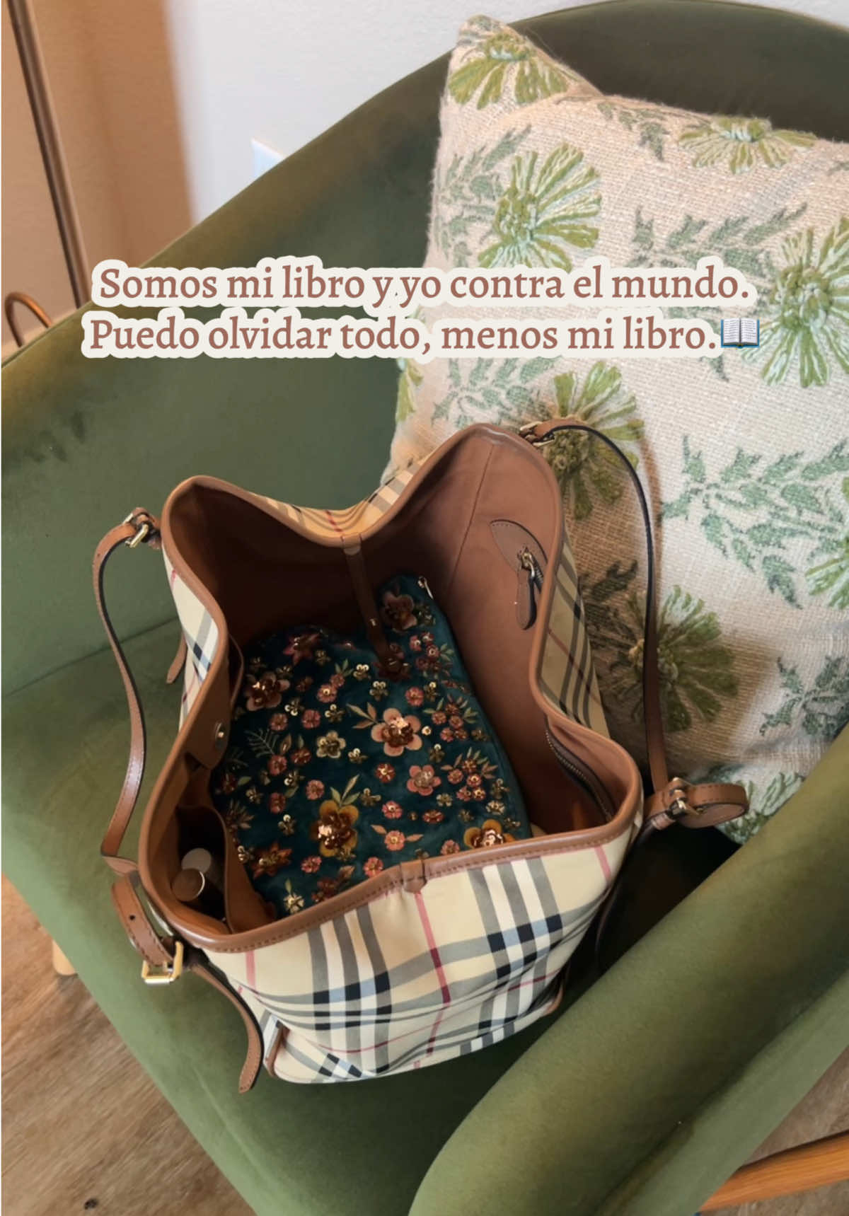 @Yari Serafin 🦋| BookTok 📚