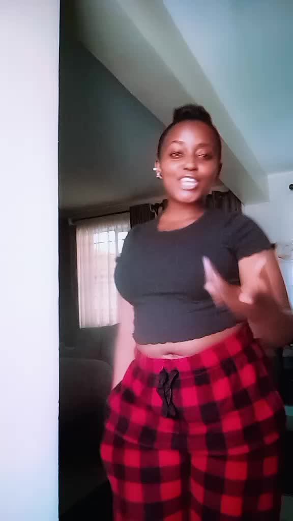 @Fayeelonzi
