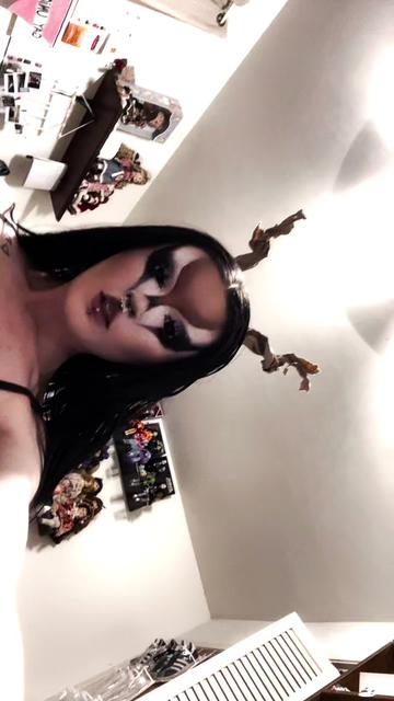 @Eve.N.Odder