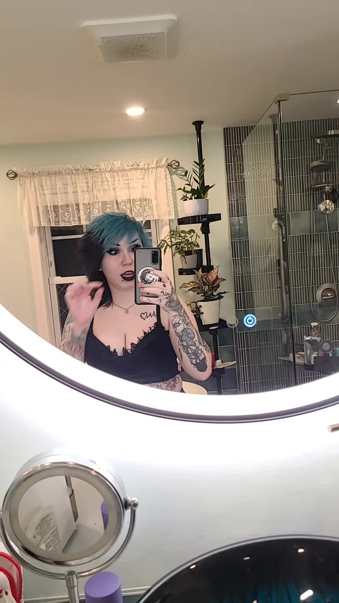 @Rainbow🏳️🌈Artist/Streamer🍃