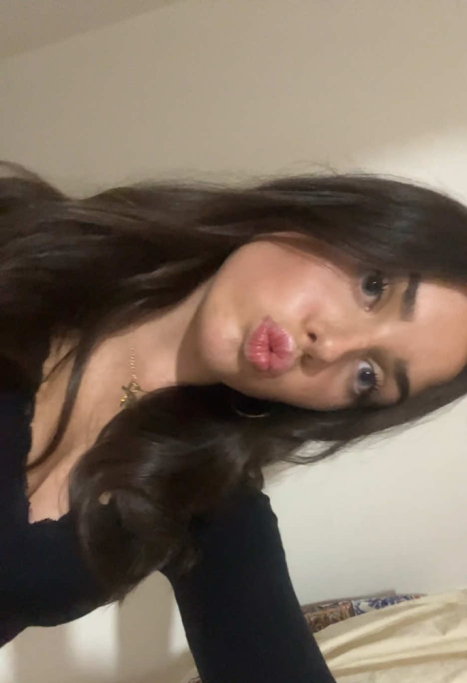 @ellorazorzo