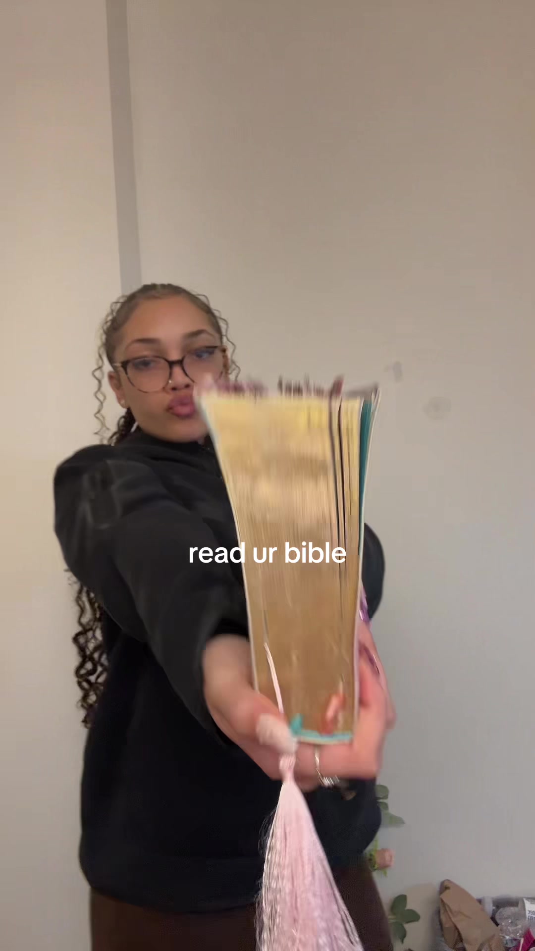 @👱🏽&zwj;♀️