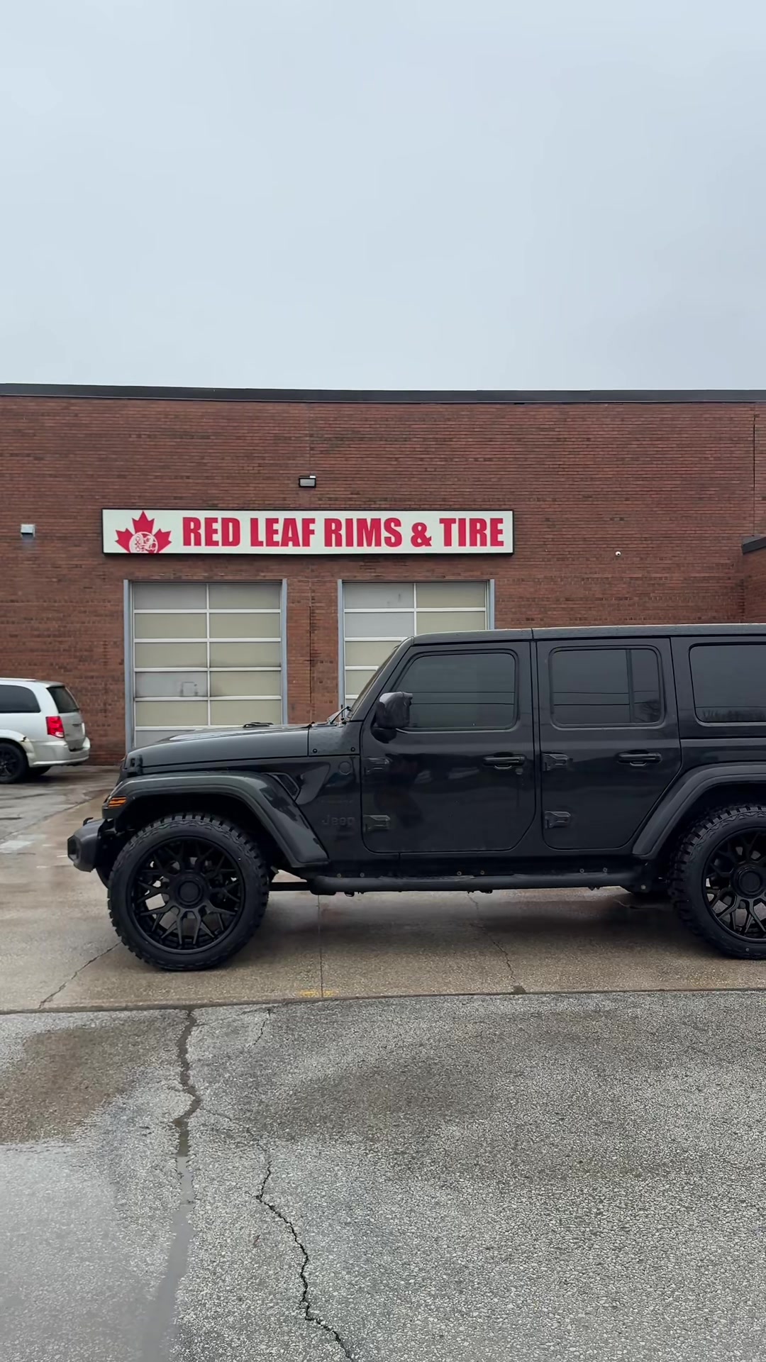 @Red Leaf Rims & Tire