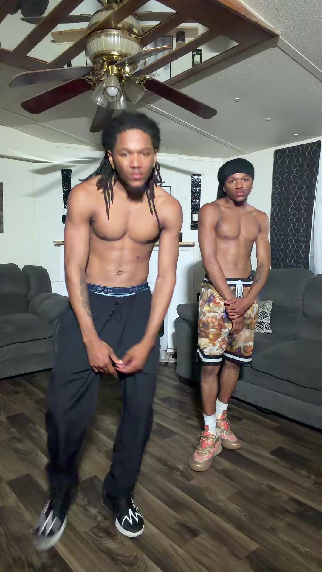 @Ghettotwins_