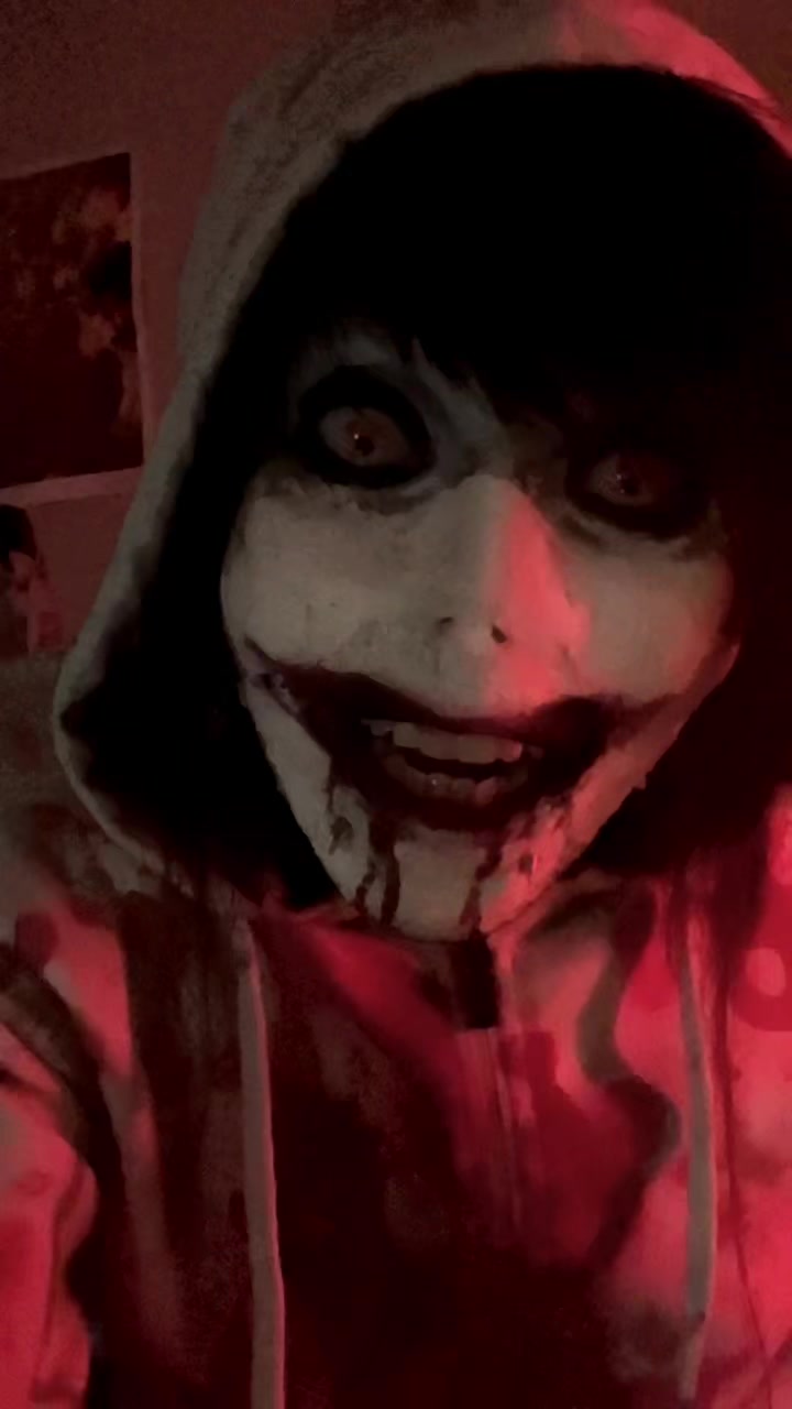 @𒉭 UrRottingVictim 𒉭
