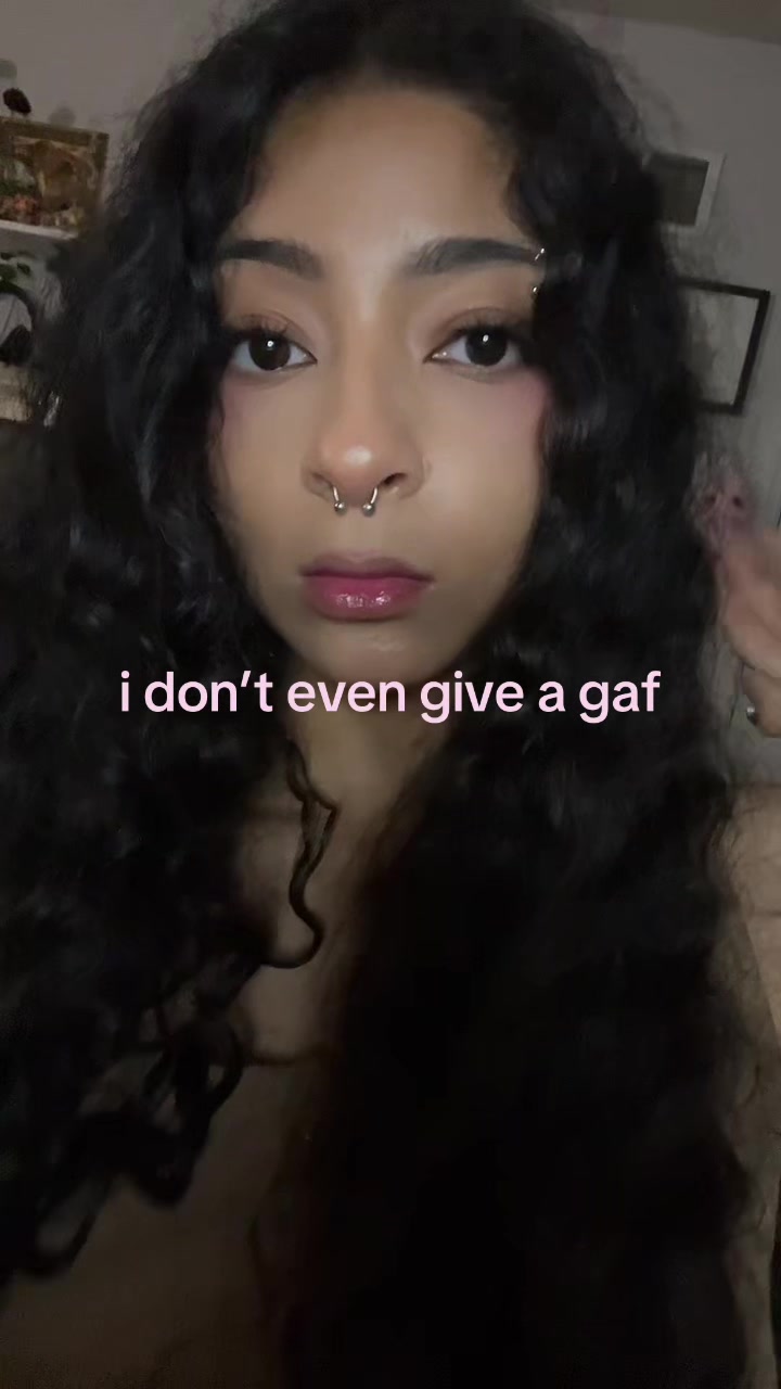 @girlinbed