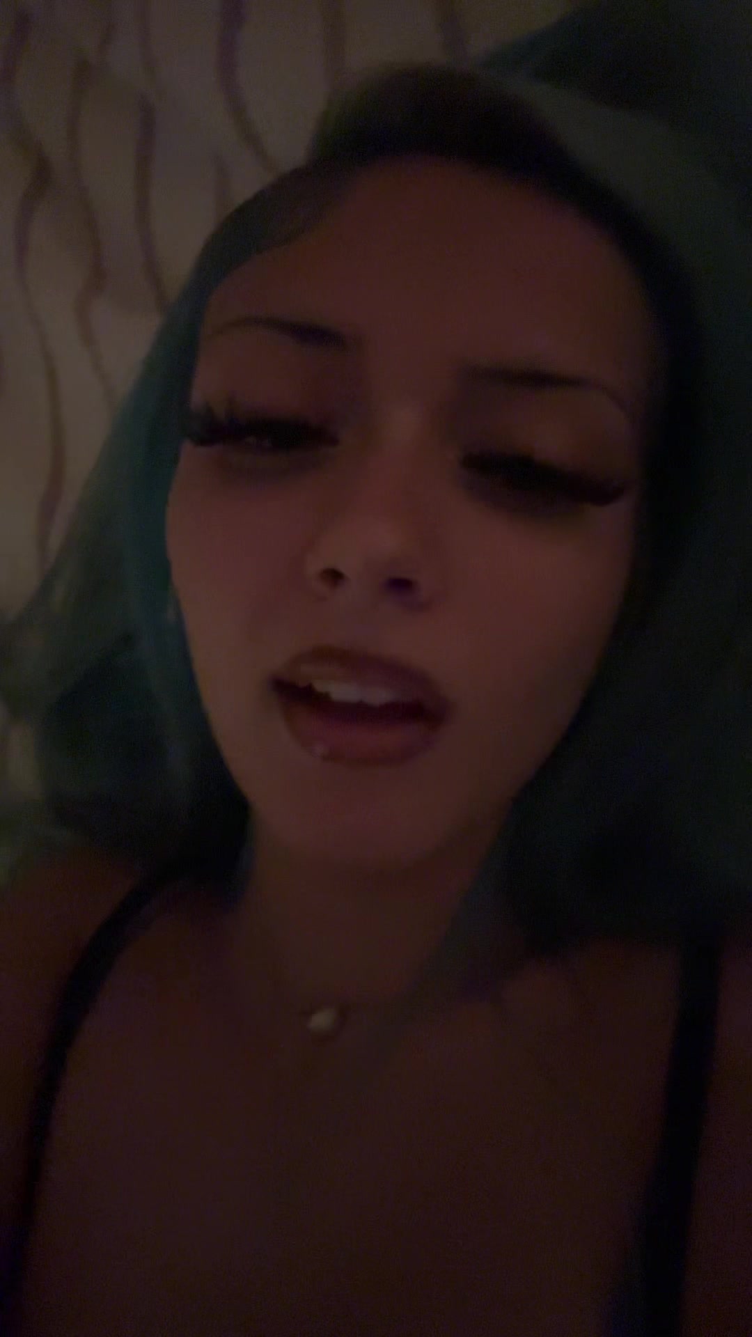 @⃟
