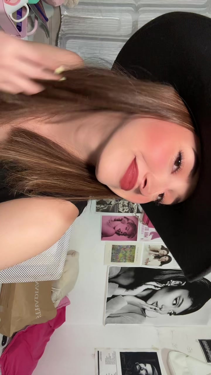 @Moniii