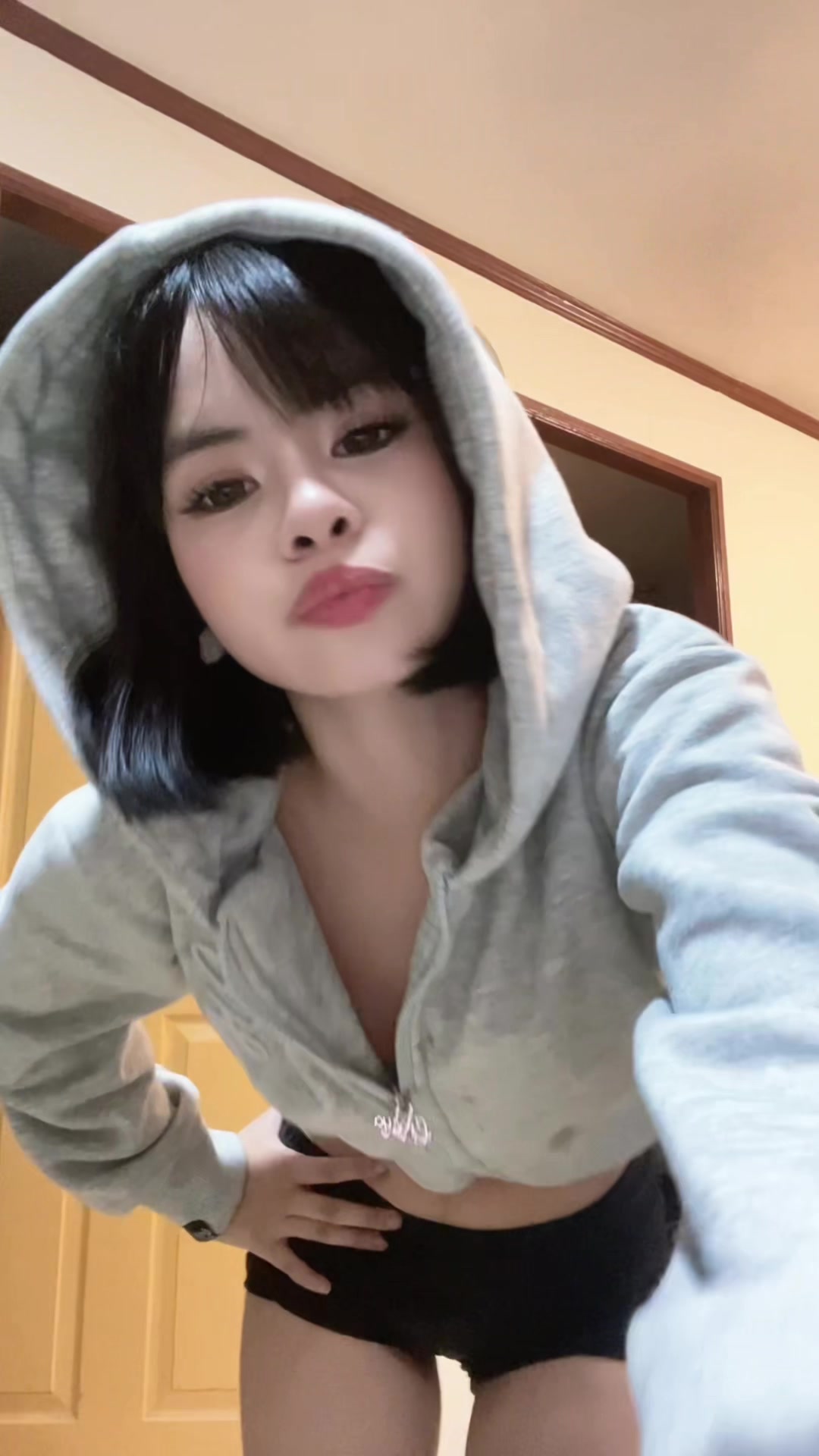 @Zey