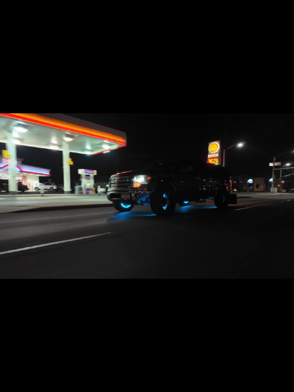 @79twotonehotrod
