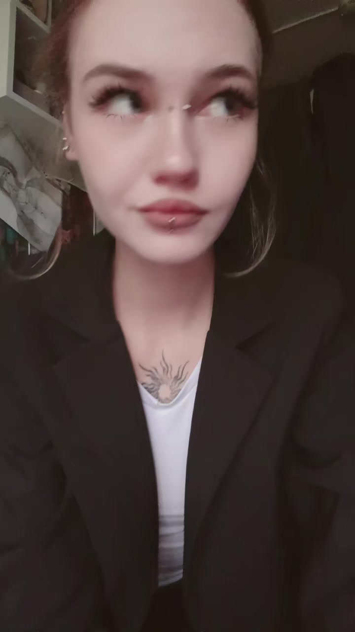 @awwwelie