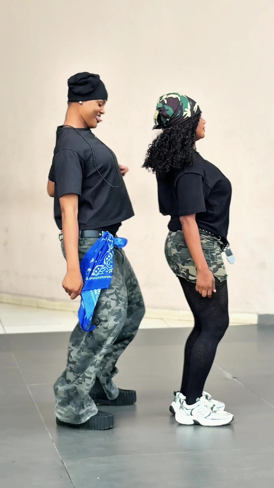@afroblueries