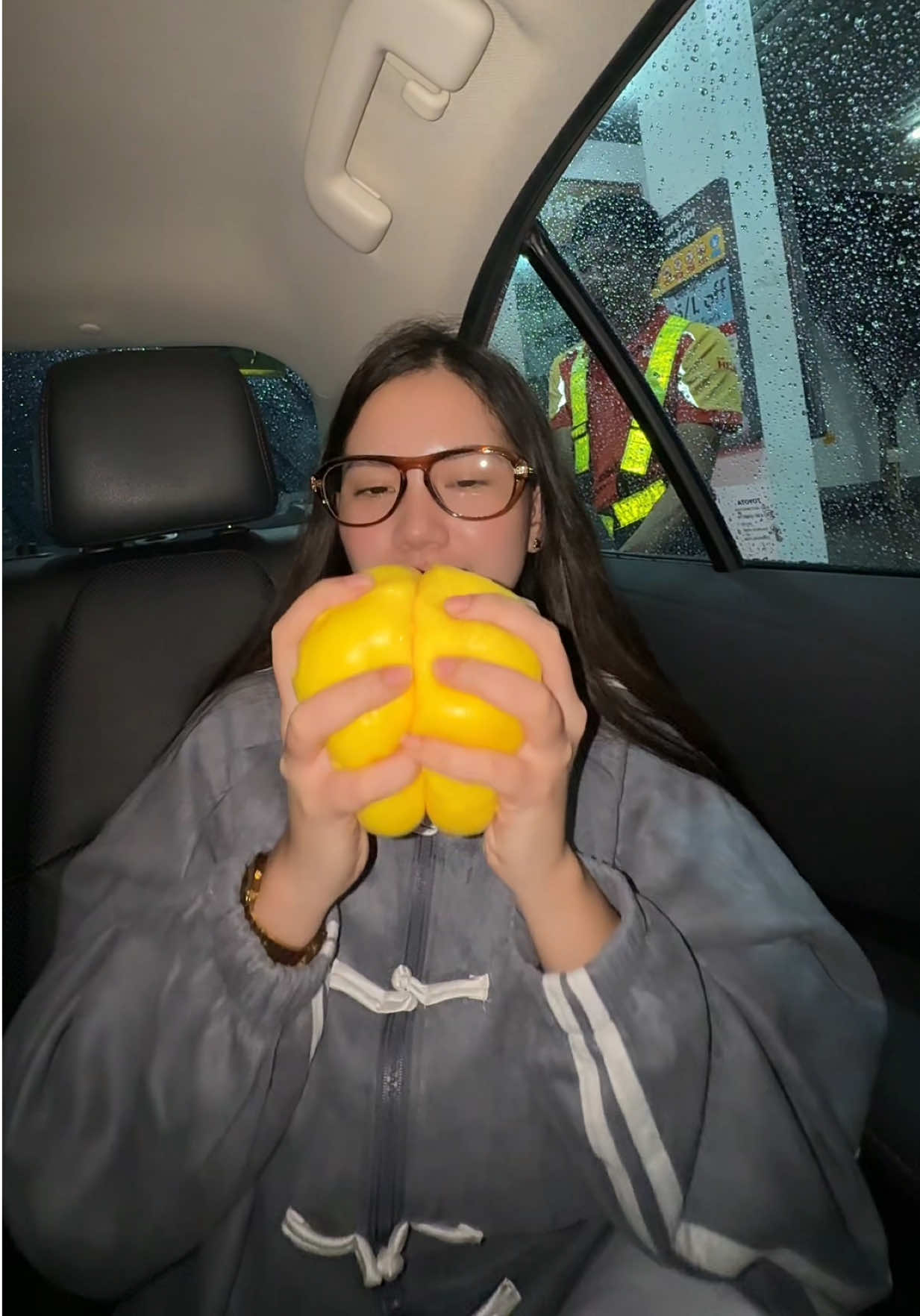 @Hazelpetipit