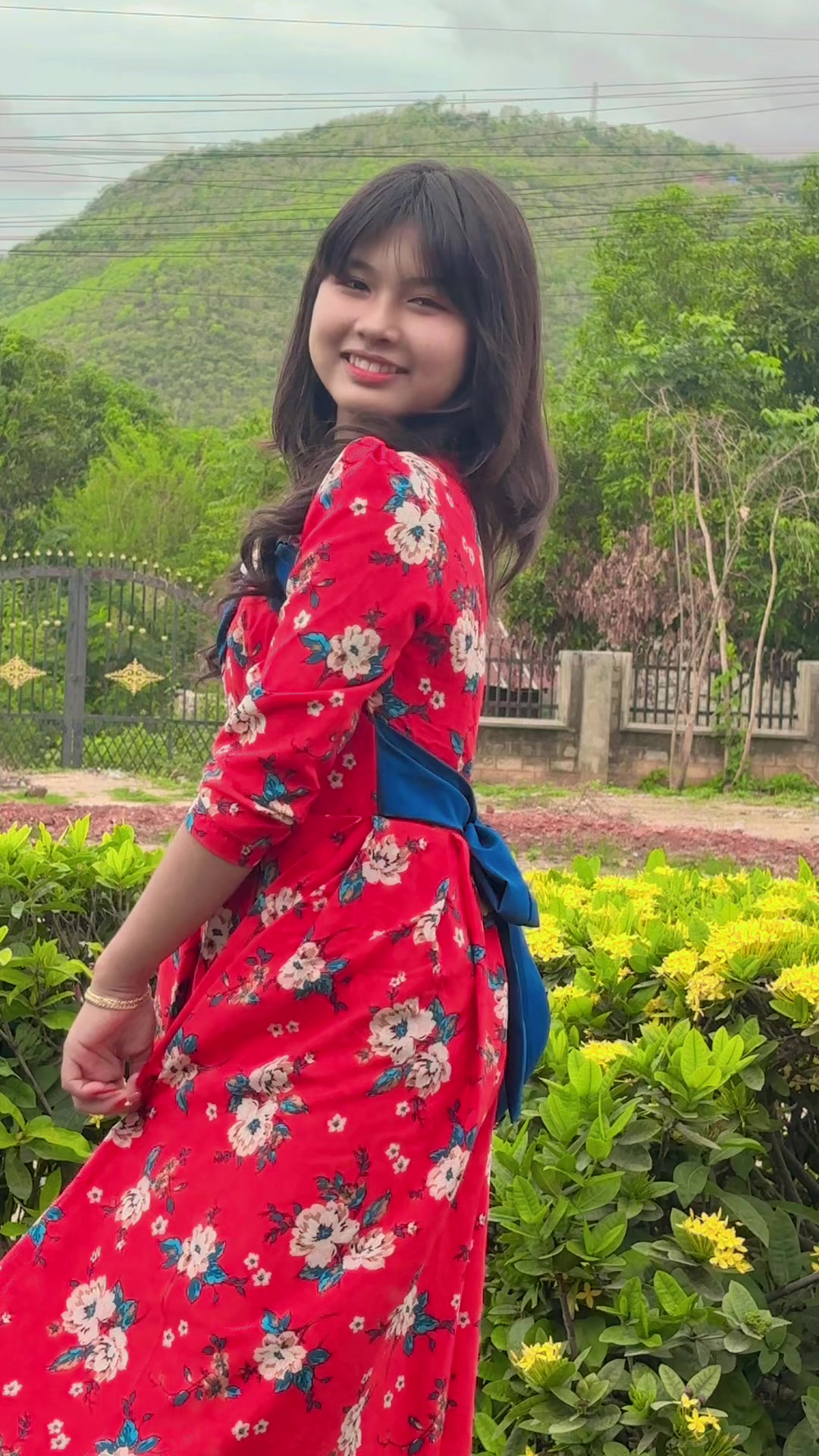 @💐💫သဲရွှေရည်ဖြိုး💫💐