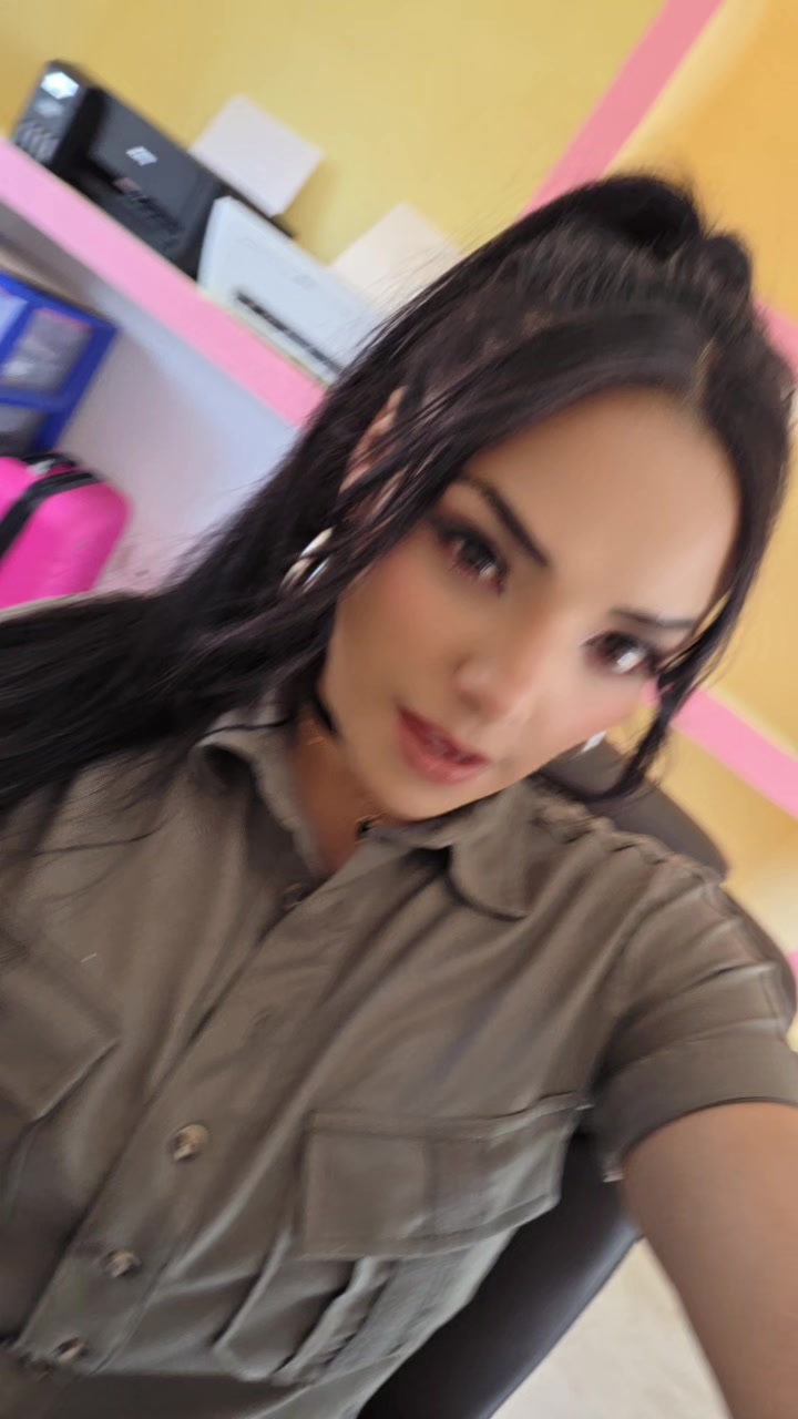 @Anniesexteenoficial