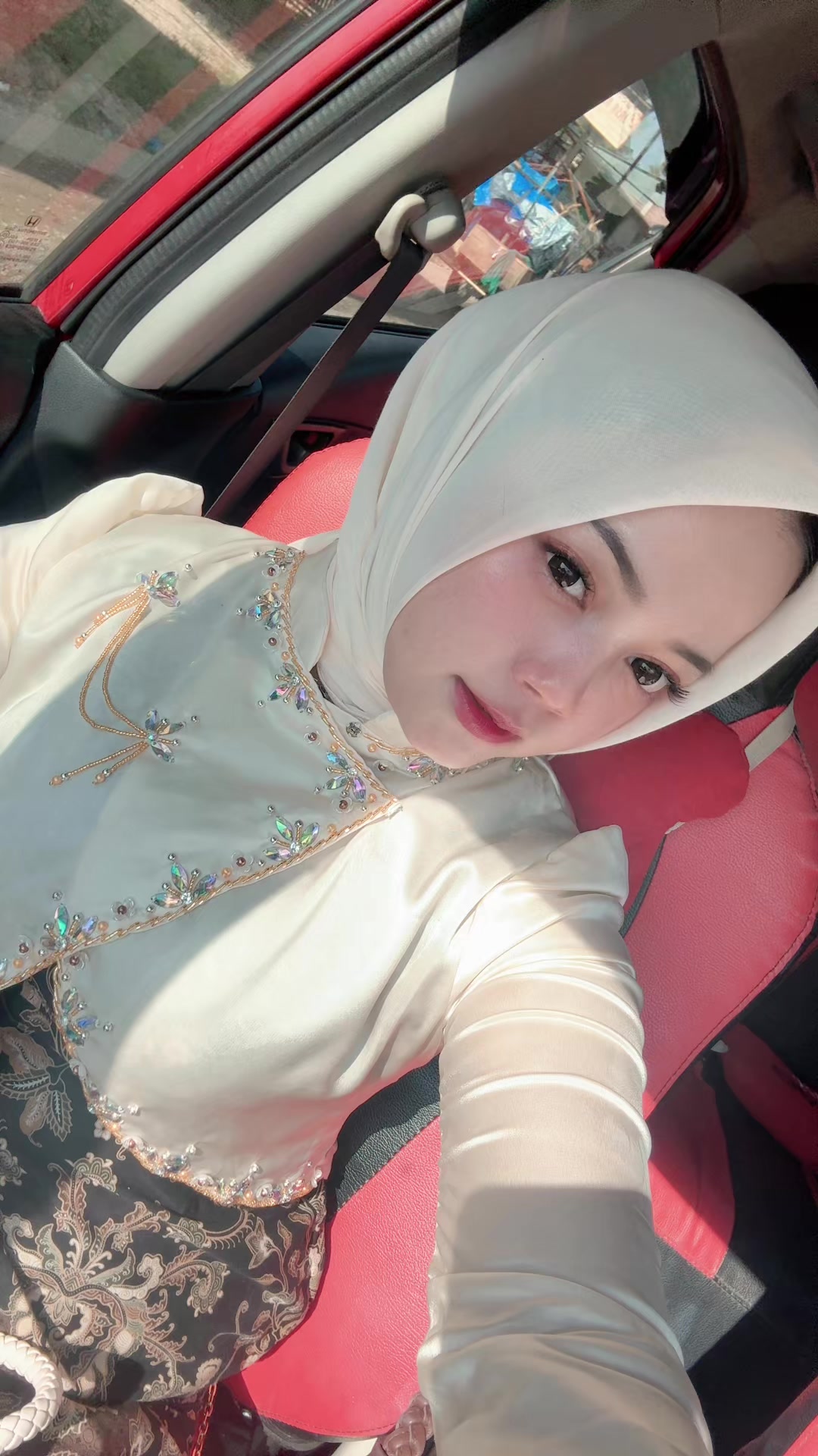 @cutkina_