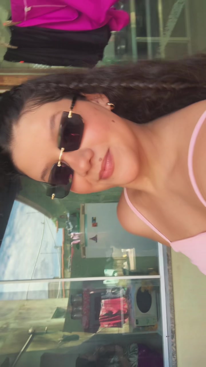 @_Ana