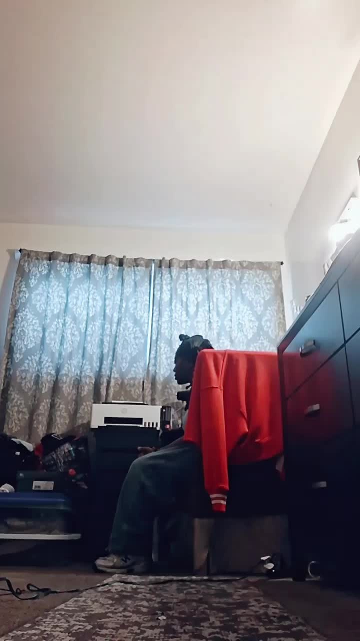 @BOOGIE BABY 85 🐻