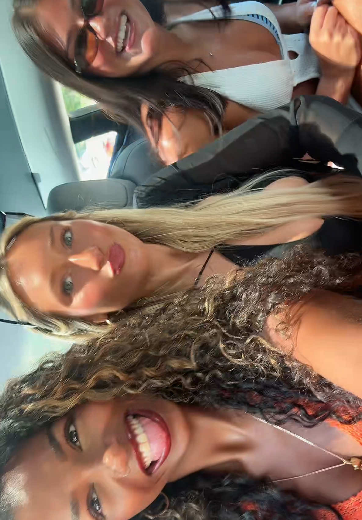 @Bella