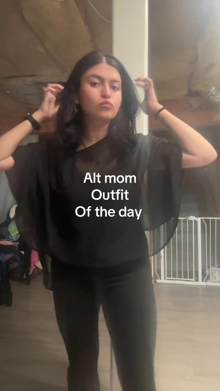 @jackie 🖤 🎱🩷