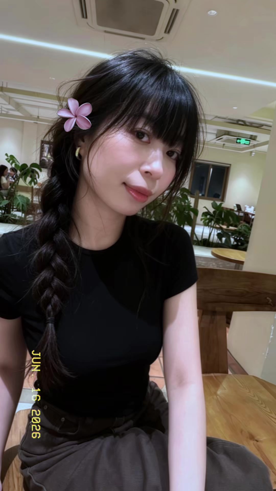 @Như &Yacute; Hương