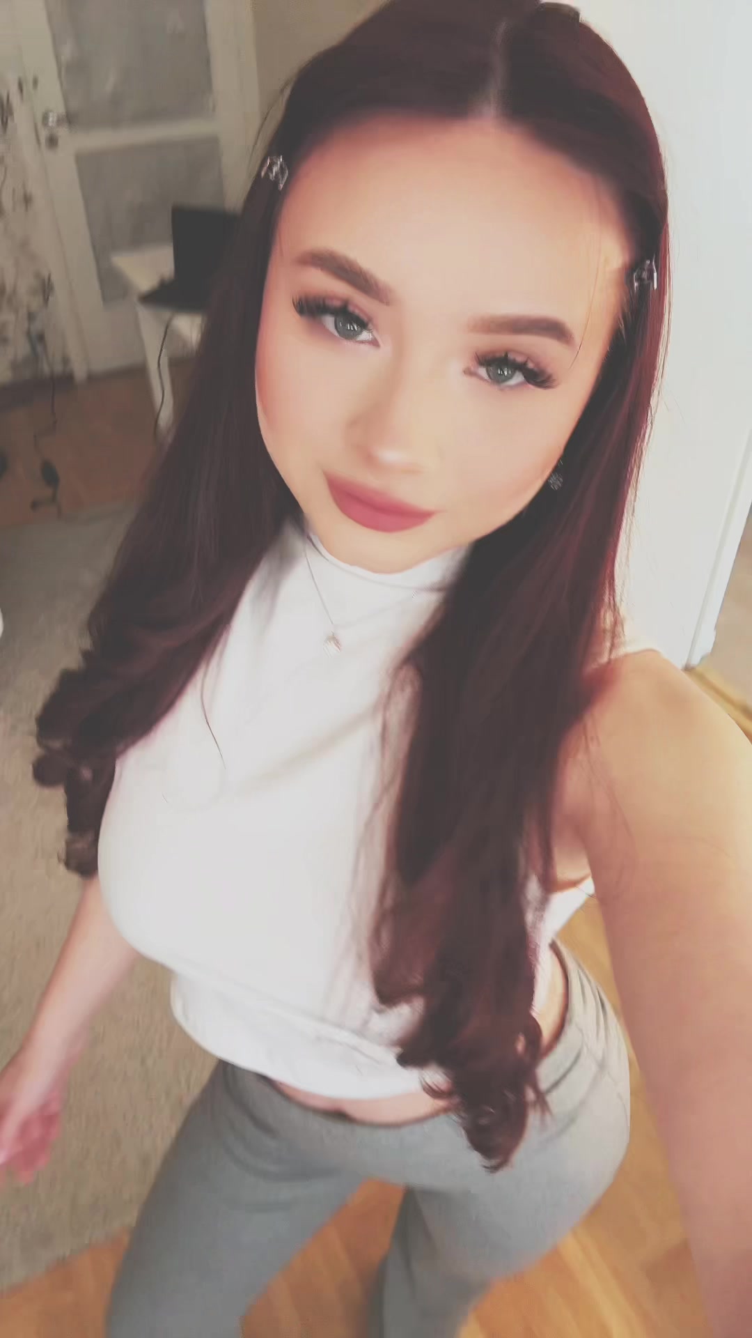 @🫦
