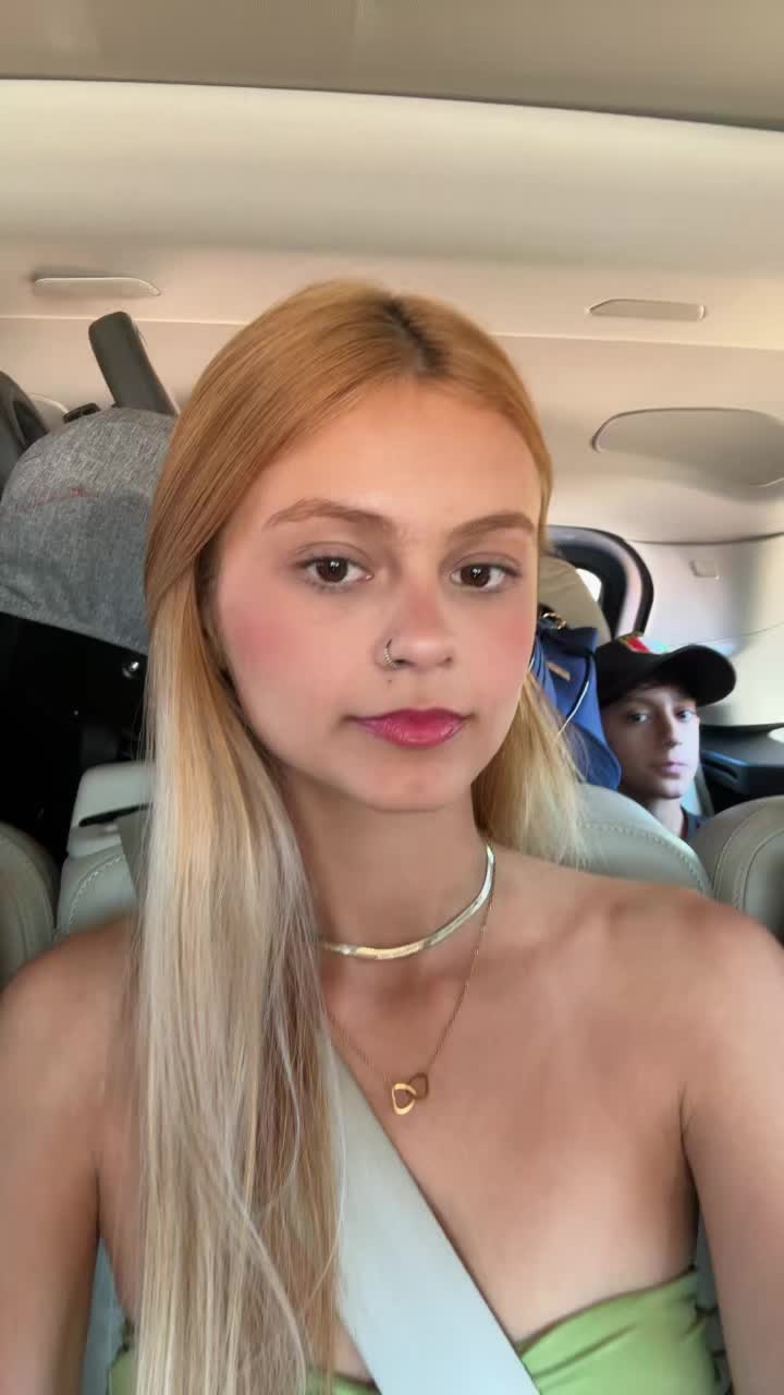 @Clara_branquinhoo