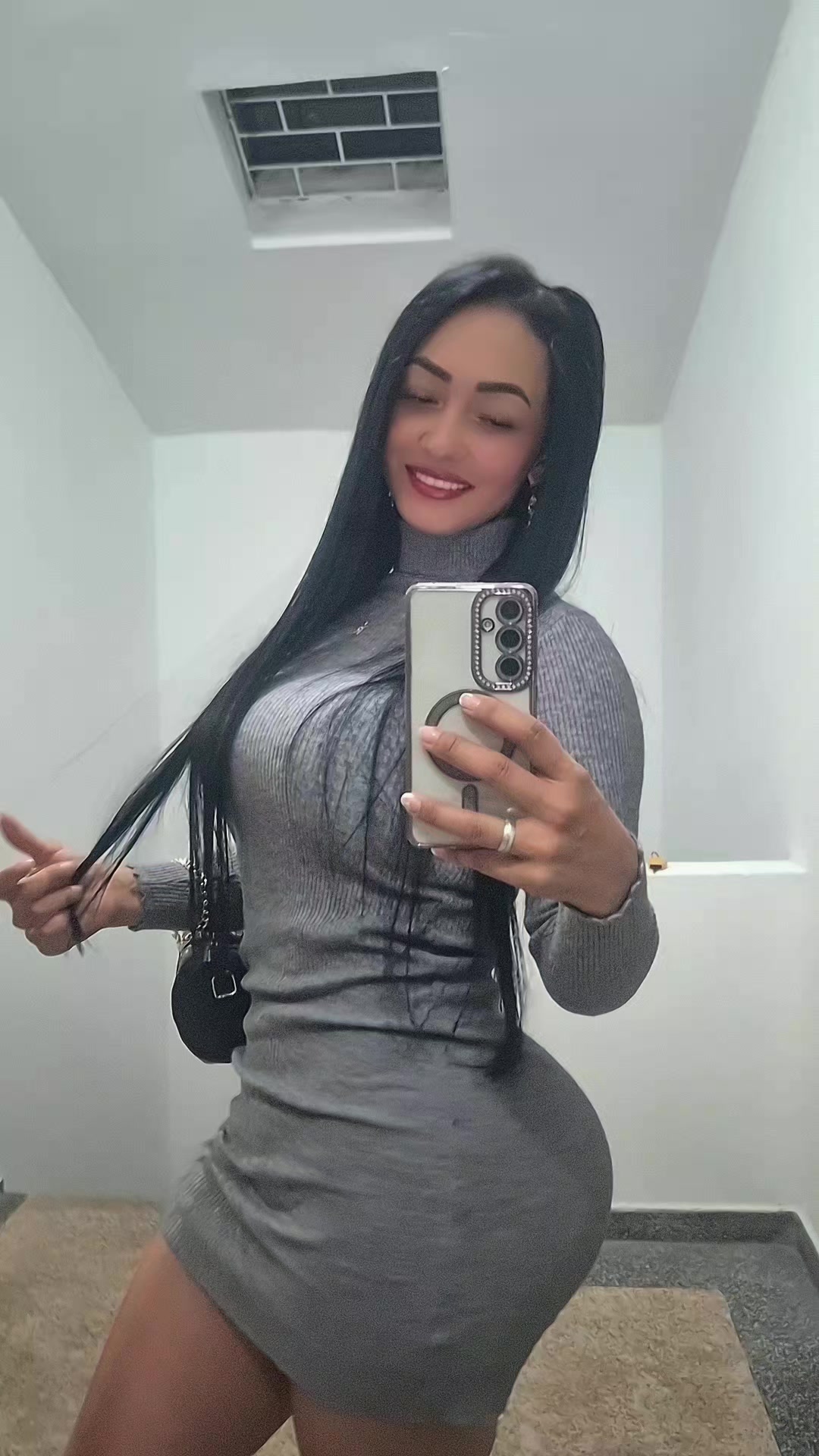 @Julie Vanesa