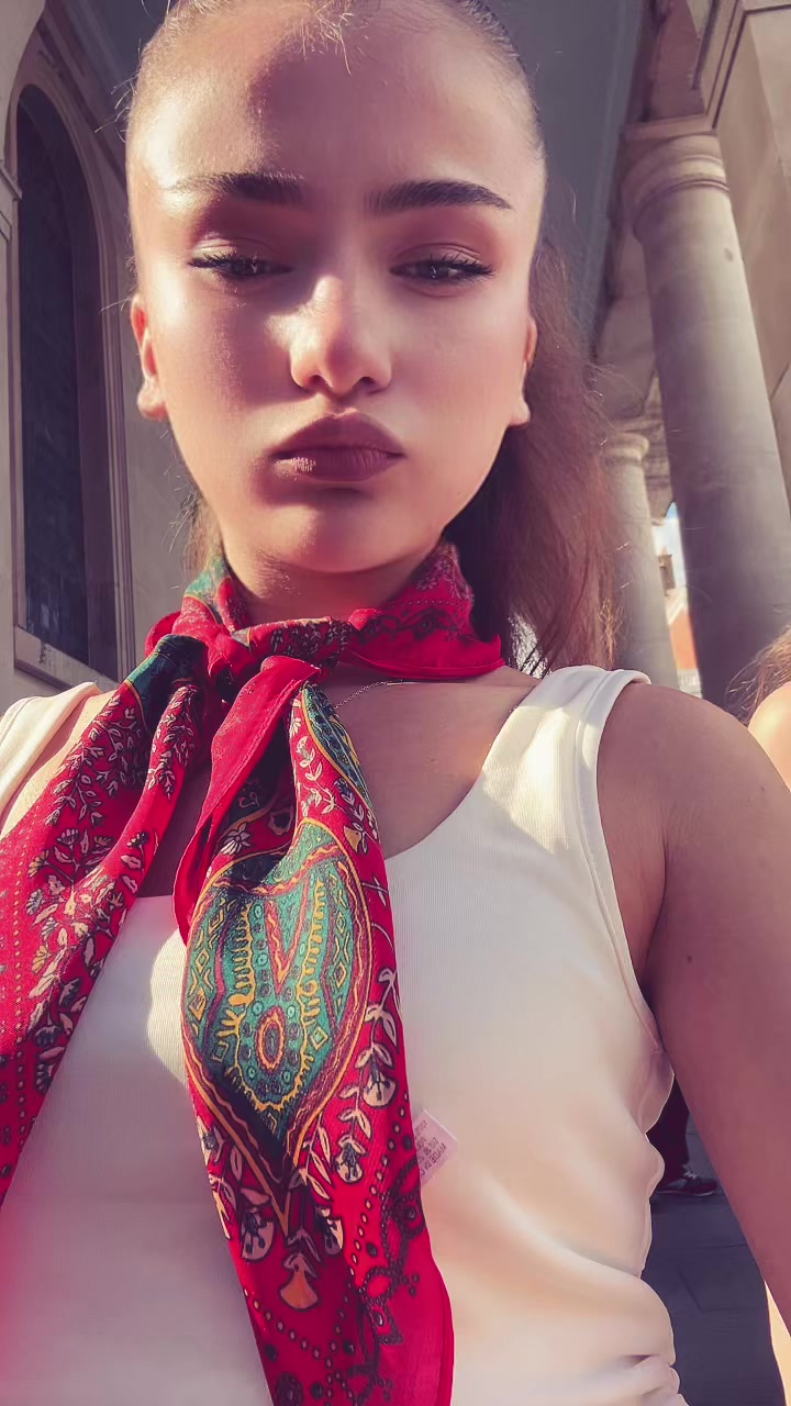 @Elle