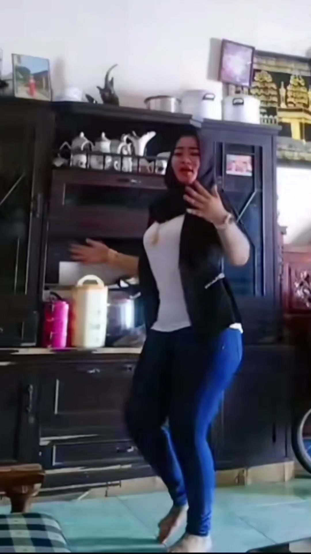@DEWIasmara396