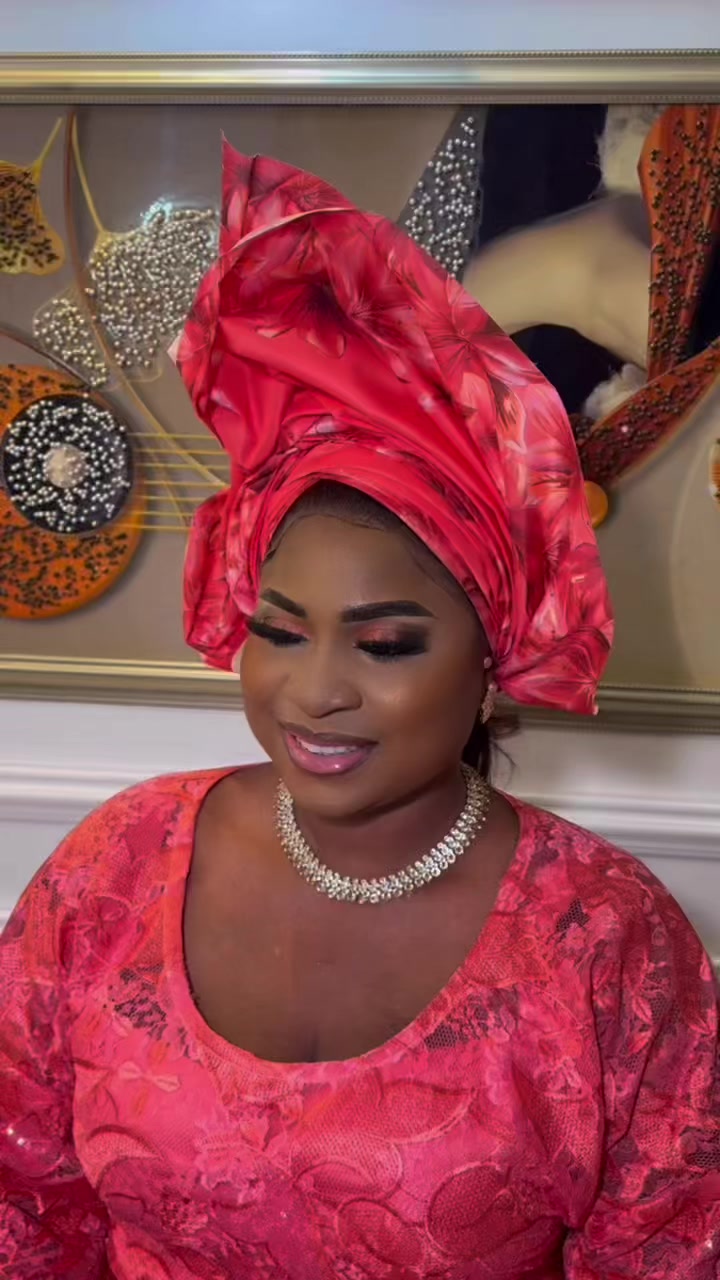 @MAKEUP/HAIRSTYLISTINIBEJULEKKI